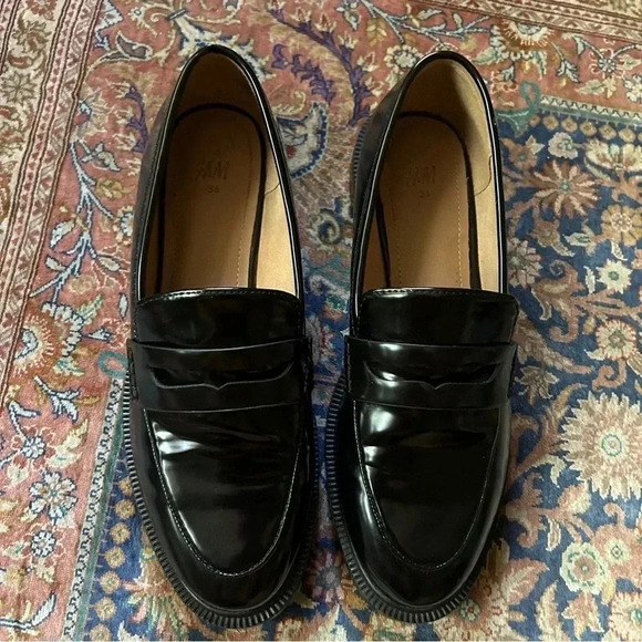 EUC barely worn Black leather patent loafers size EU 36 or US 5. Like new! - Picture 12 of 13